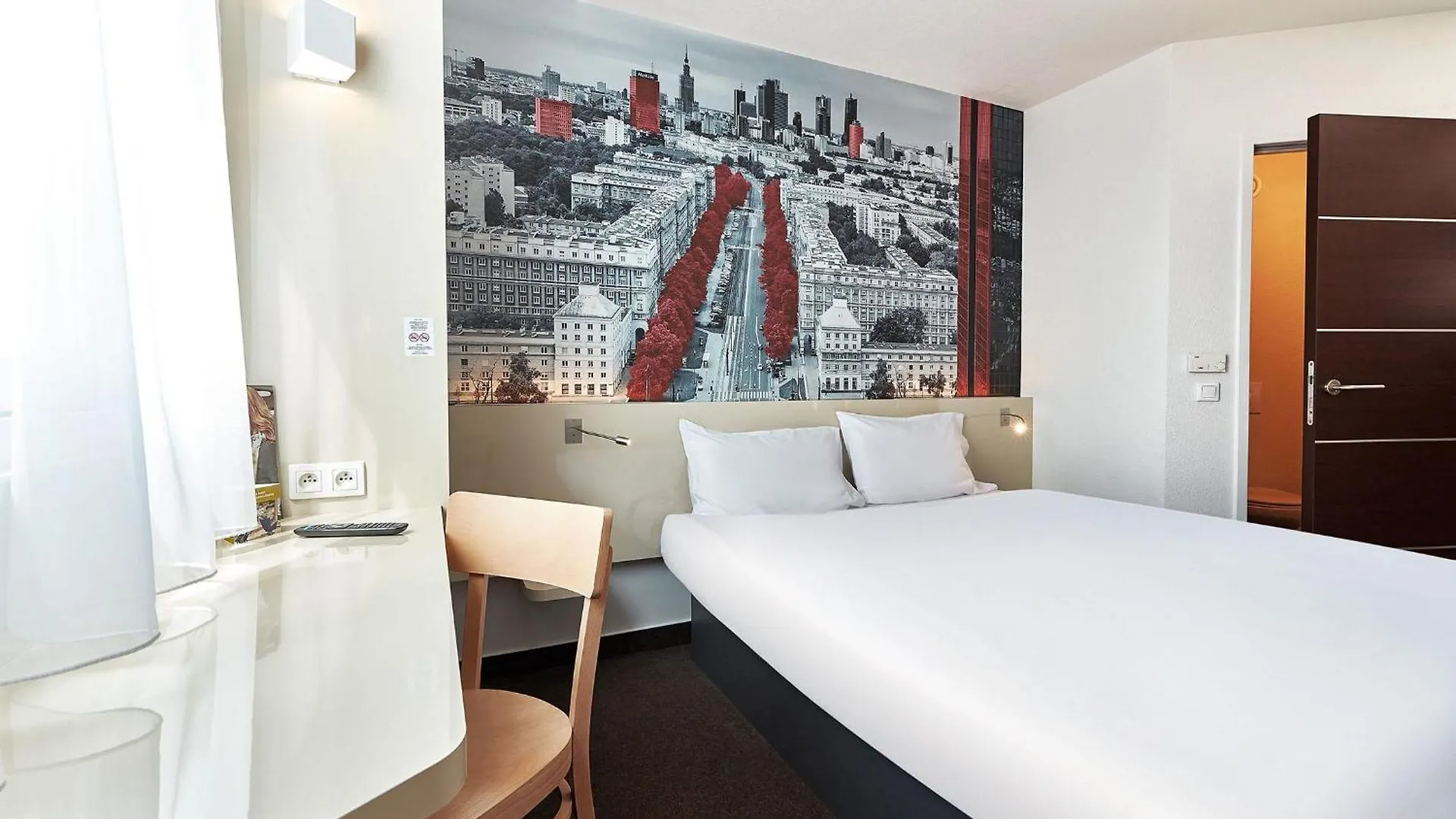 **  B&B Hotel Warszawa-Okecie Polen