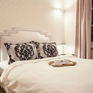  Apartment Swietojanska Old Town Deluxe Apartament