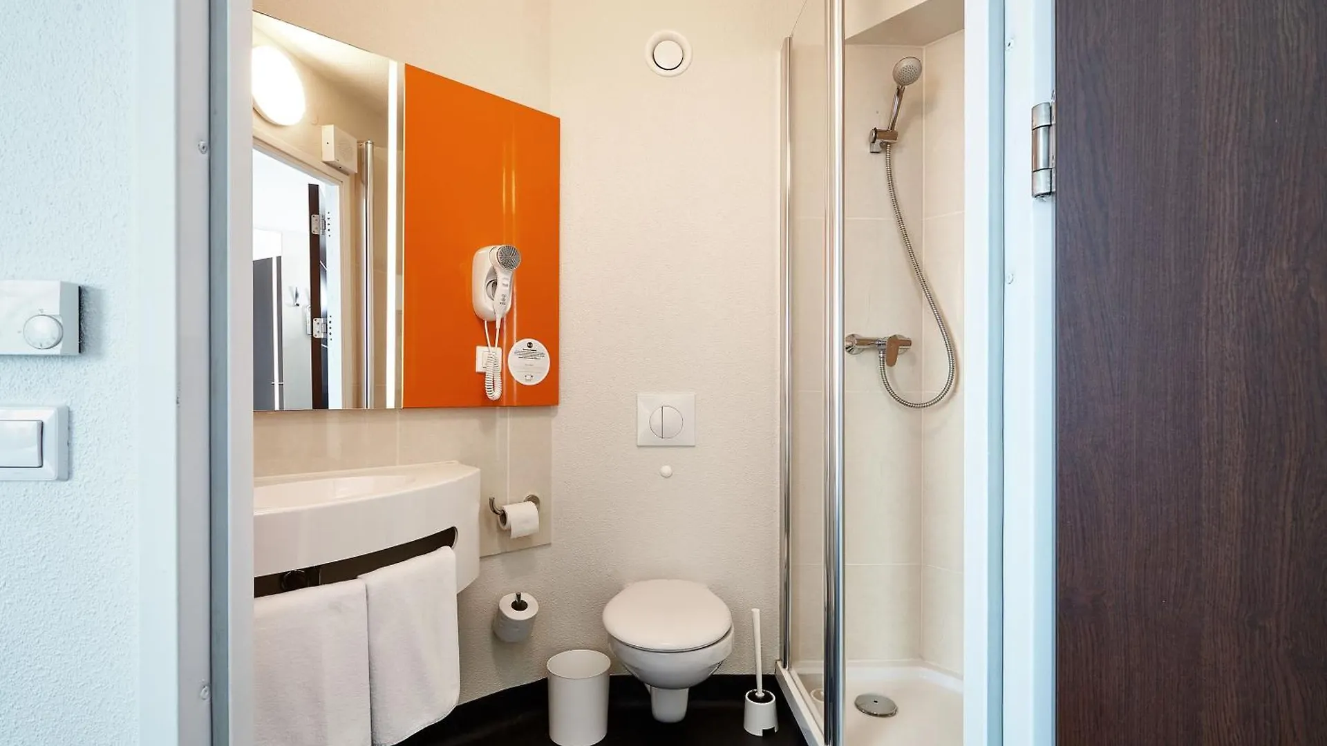 **  B&B Hotel Warszawa-Okecie Polonya