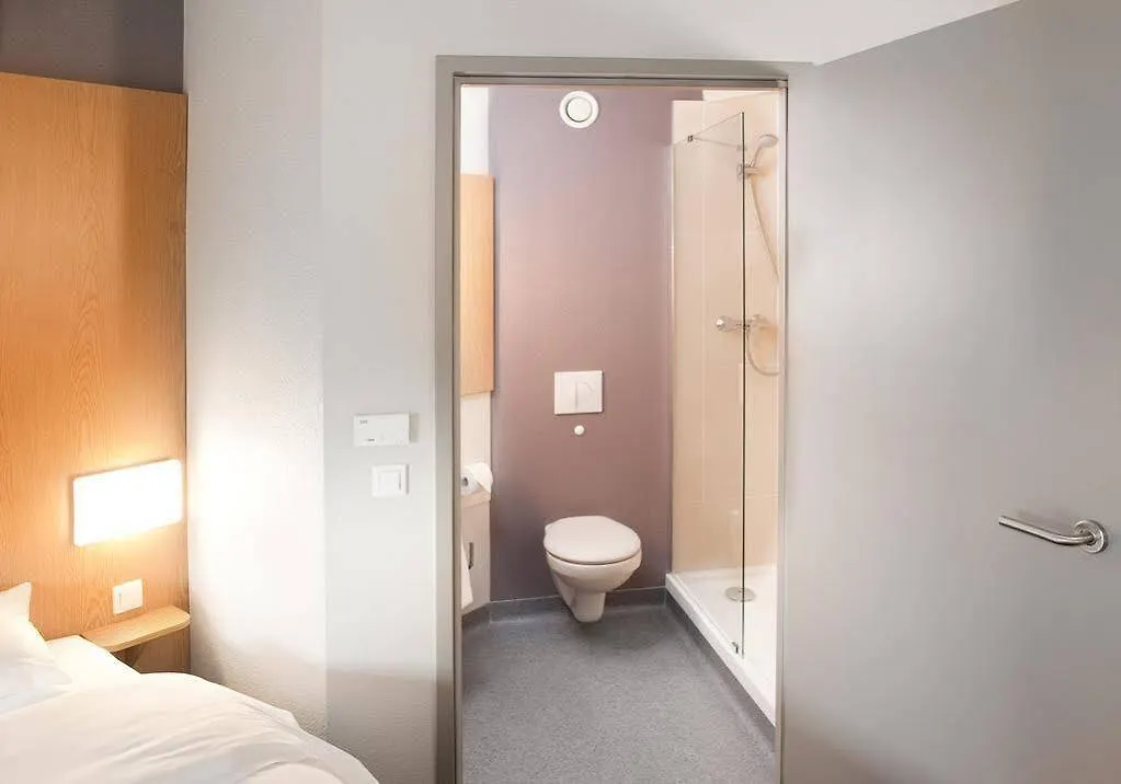 B&B Hotel Warszawa-Okecie  ורשה
