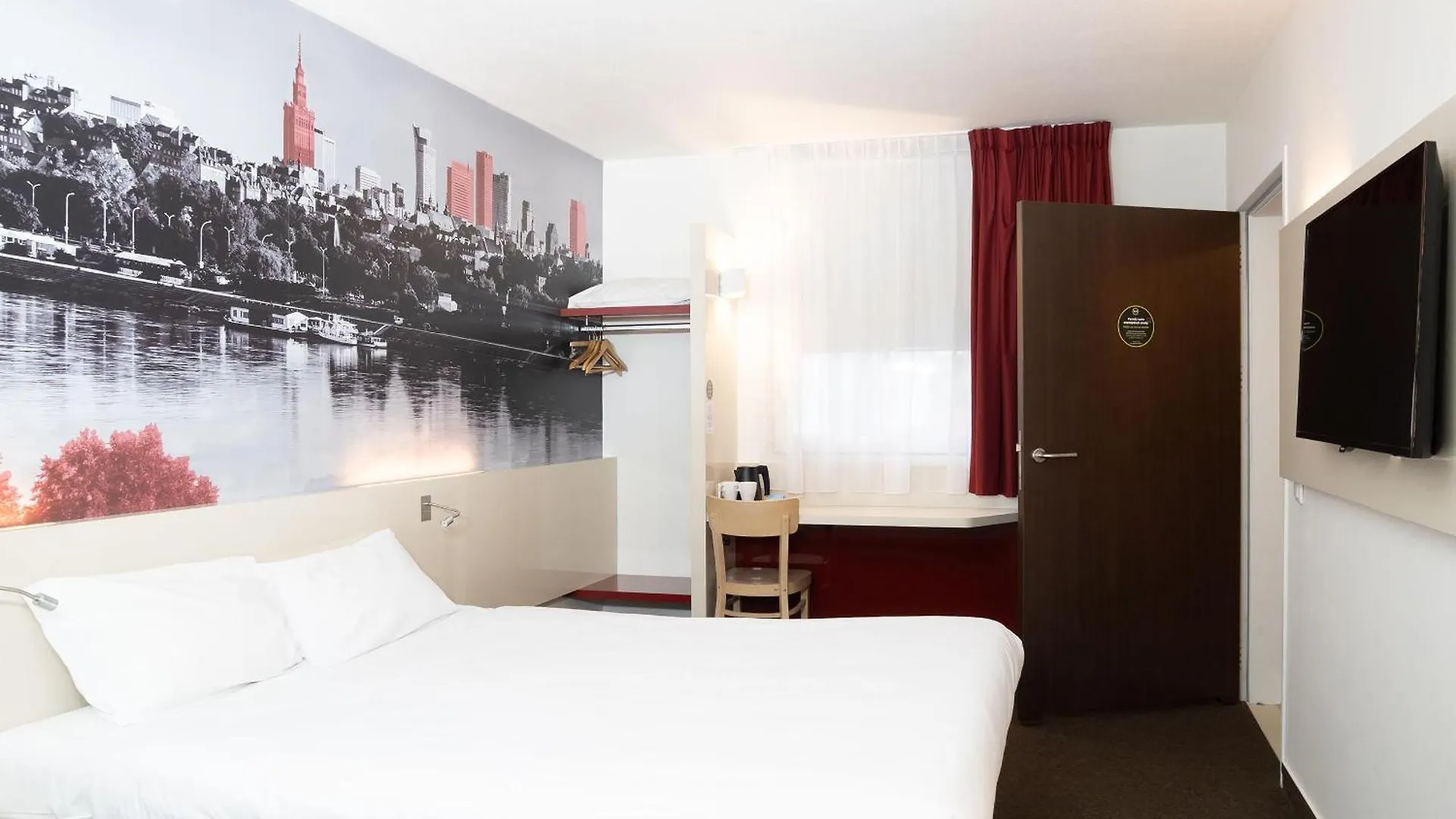 **  B&B Hotel Warszawa-Okecie Польша