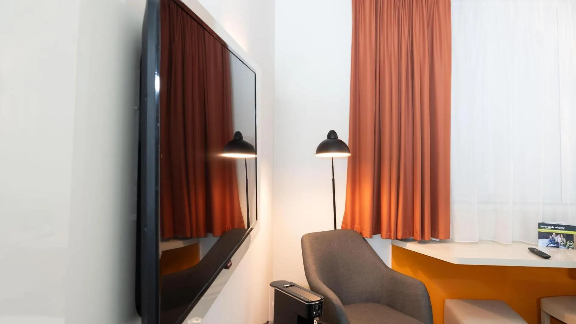 B&B Hotel Warszawa-Okecie 2*, Варшава Польша